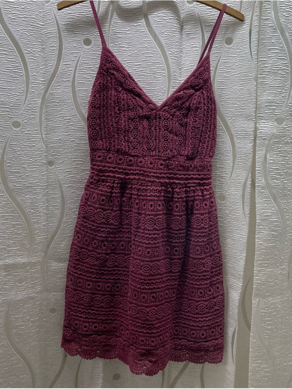 Abercrombie & Fitch Crochet Lace Dress Womens Small Burgundy Excellent Boho Mini